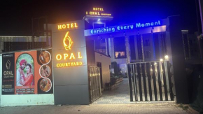 Hotel Opal Courtyard